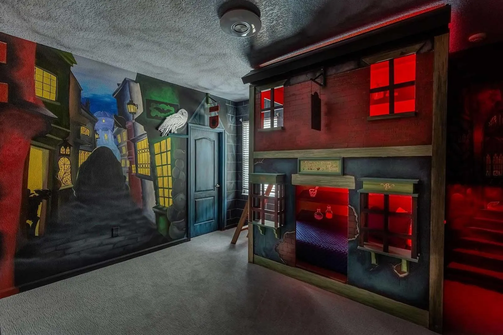 Dreamy Villa With Ice Castle Br, Theater & Game Loft Davenport 0*,