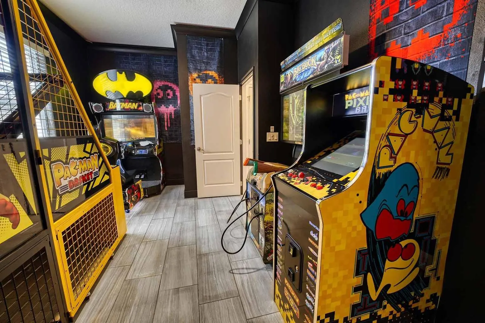 Dreamy Villa With Ice Castle Br, Theater & Game Loft Davenport 0*,