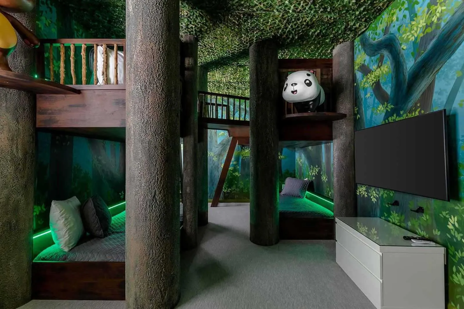 Dreamy Villa With Ice Castle Br, Theater & Game Loft Davenport