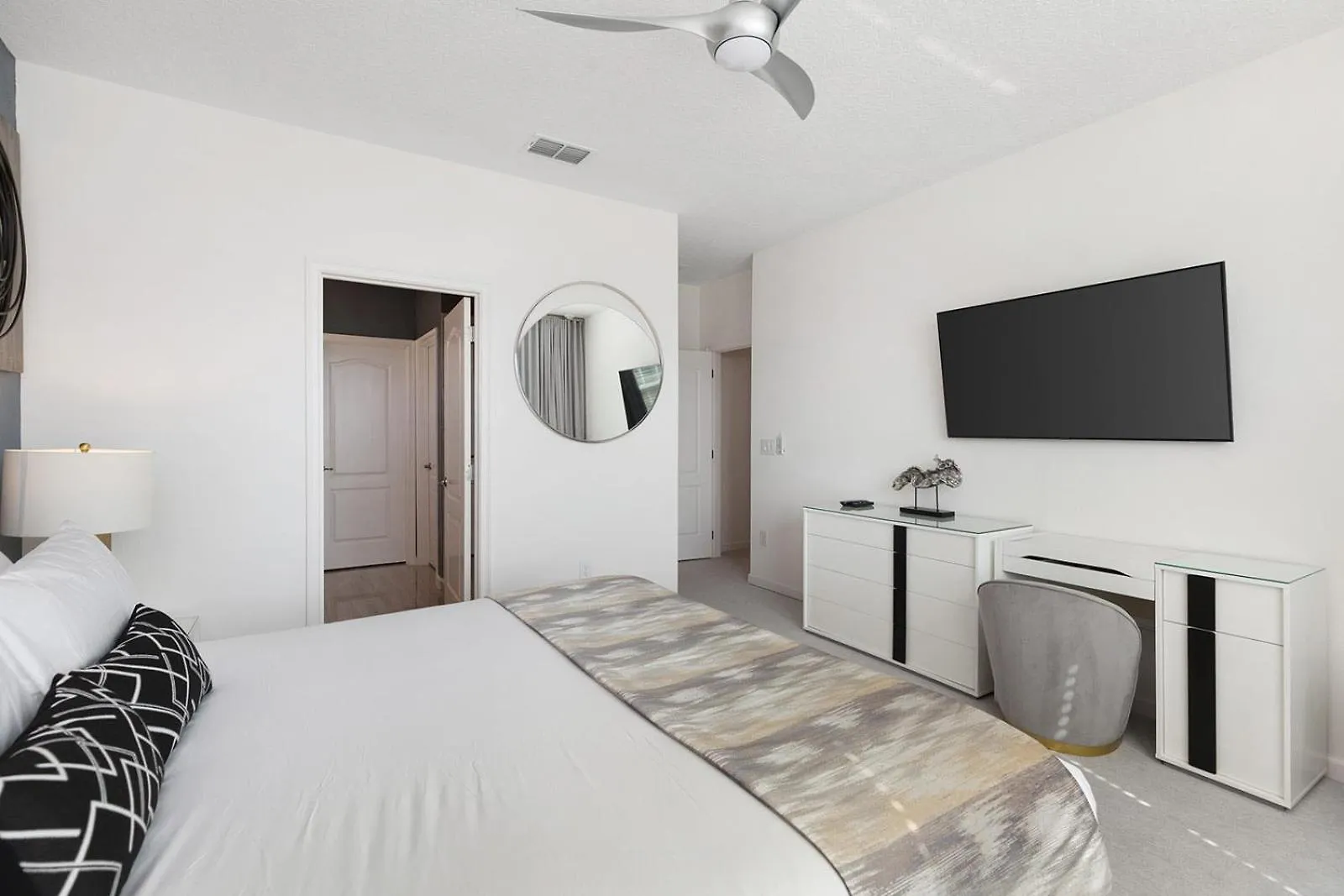 Dreamy Villa With Ice Castle Br, Theater & Game Loft Davenport